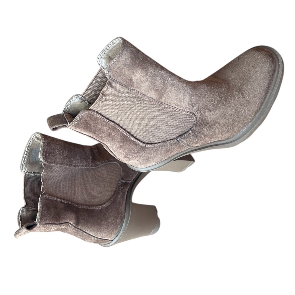 Nine West Suede Chelsea Lug Sole Block Heel Ankle Booties Tan 6.5 - Picture 13 of 15